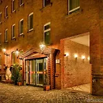 Hotel Ibis Styles Ost 3*