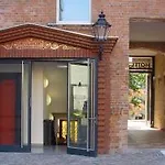 Ibis Styles Ost Hotel 3*