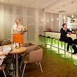 Ibis Styles Ost Hotel 3*