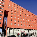 Ibis Styles Ost Hotel 3*