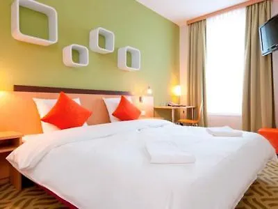 Ibis Styles Ost Отель