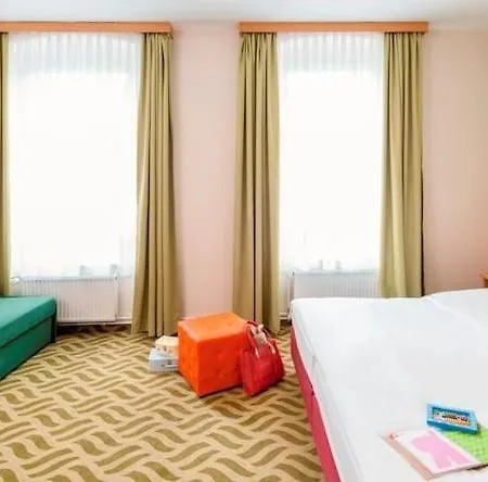 Ibis Styles Ost 3* Berlino