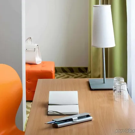 Ibis Styles Ost Hotel 3*