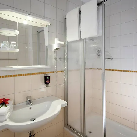 Отель Ibis Styles Ost 3*