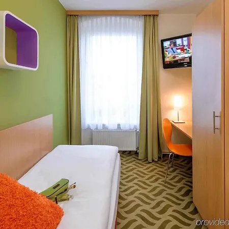 Ibis Styles Ost Hotel 3*