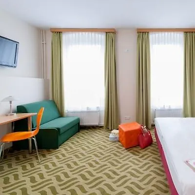 Ibis Styles Ost 3*
