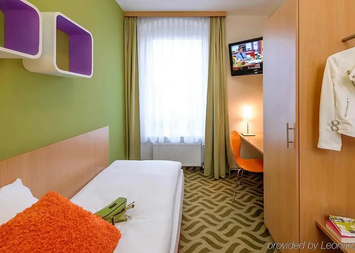 Ibis Styles Ost Hotel 3*