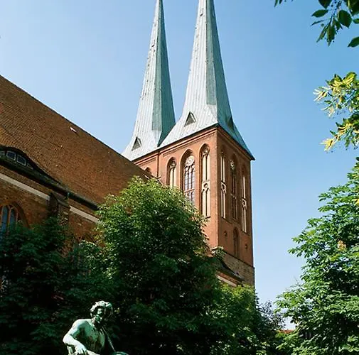 Hotel Ibis Styles Ost 3*